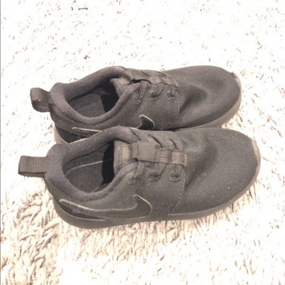 Black Nike Roshes (toddler size 10)